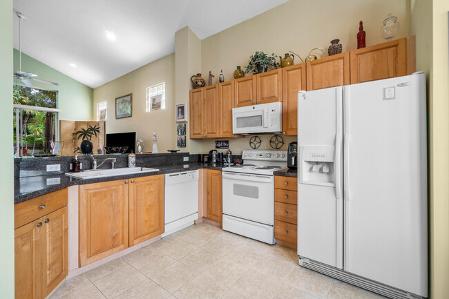 Building Photo - 7672 Jasmine Ct