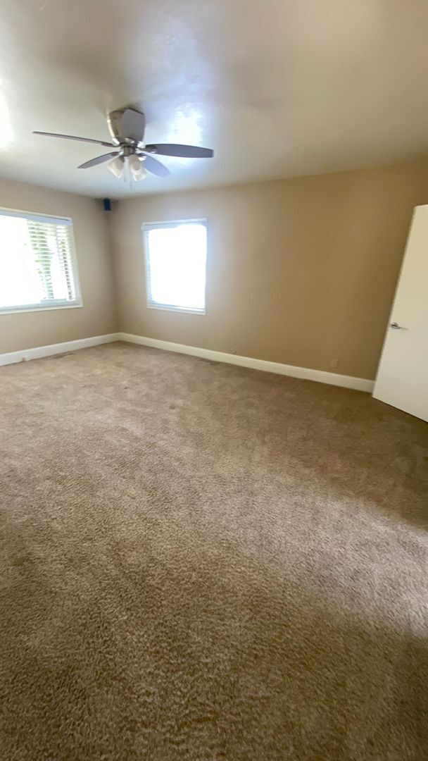 Building Photo - 352 Ohio Cir