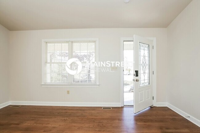 Building Photo - 3 Bedroom Pet-Friendly Home in Thomasville, NC with Main Street Renewal