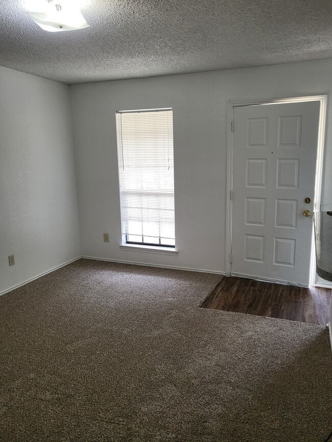 Building Photo - 1209 Avondale Ct