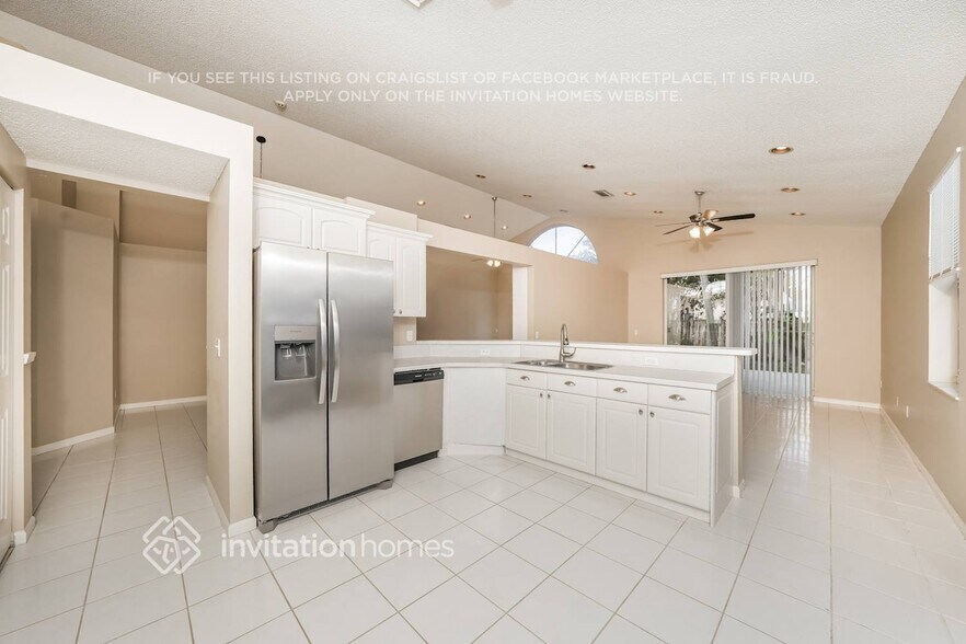 Building Photo - 7699 Thornlee Dr