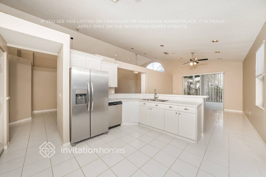 Building Photo - 7699 Thornlee Dr