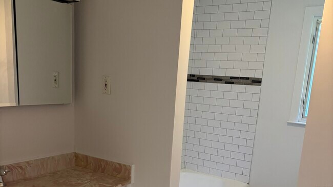 Building Photo - 120 Peters Ln