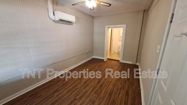 Building Photo - 201 Elm Ave