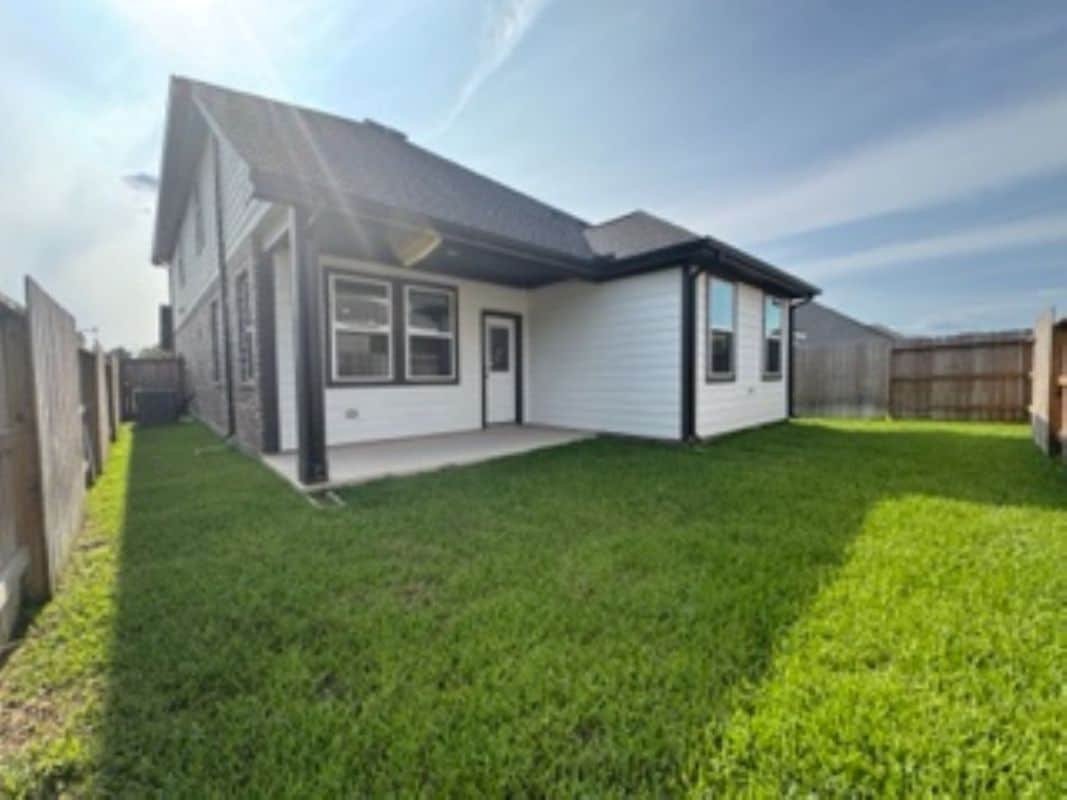 Building Photo - 19293 Hazel Firs Ln