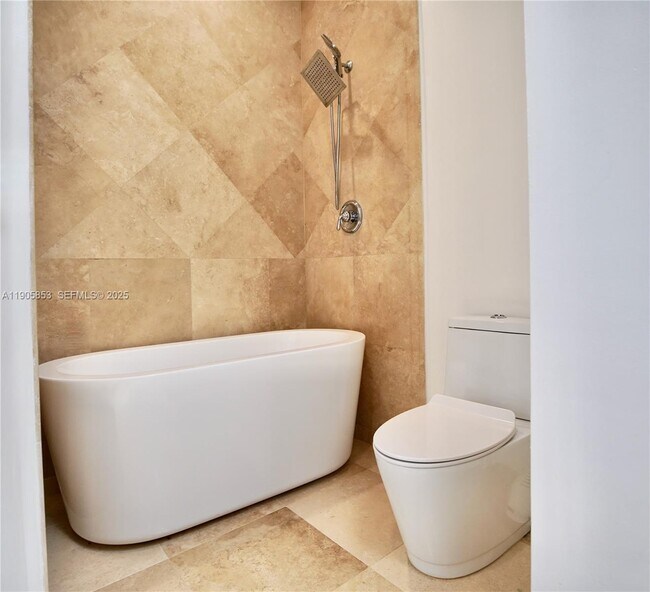 Building Photo - 615 Santander Ave