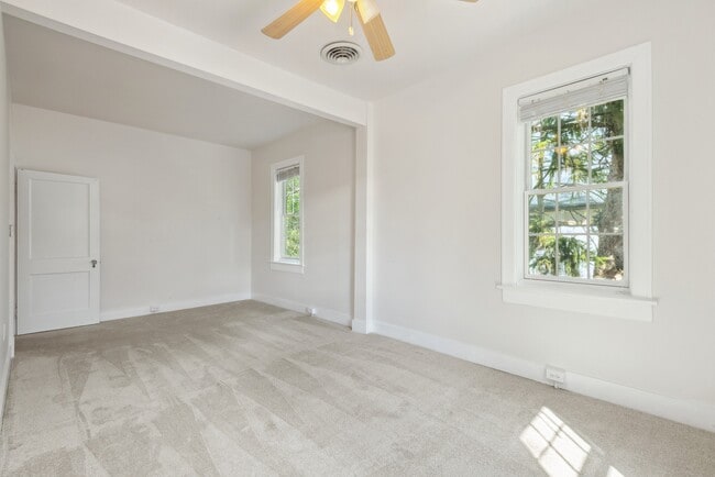 Building Photo - 317 W College Ter