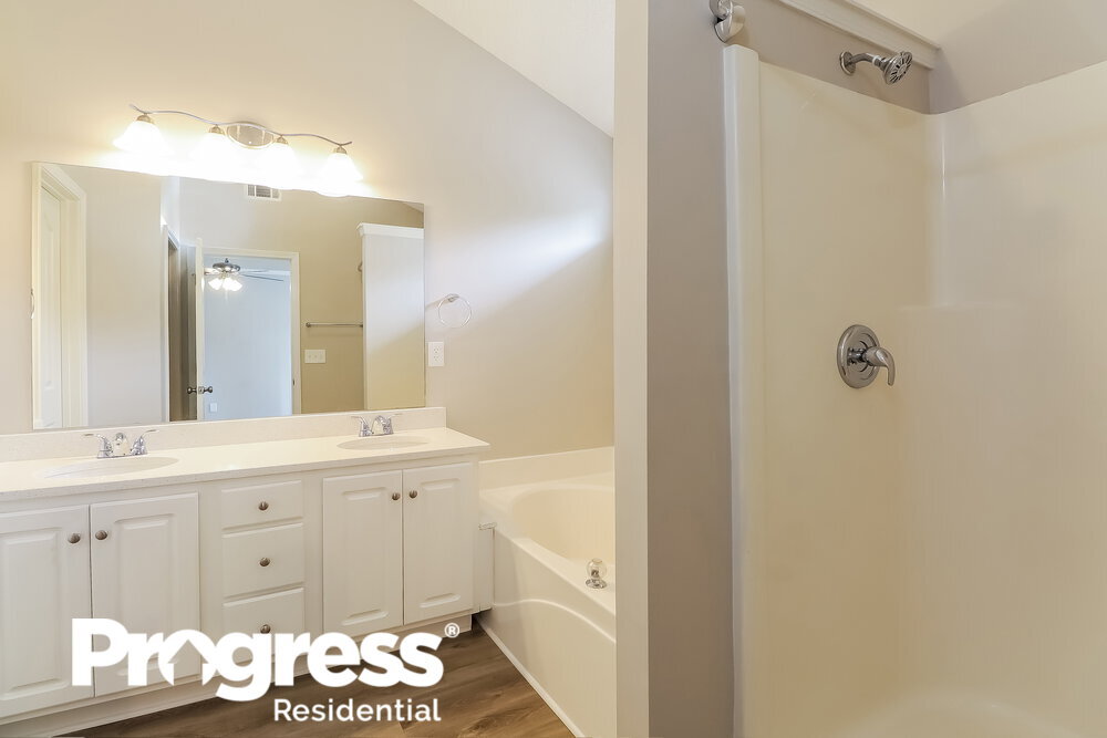 Building Photo - 553 Ransom Way