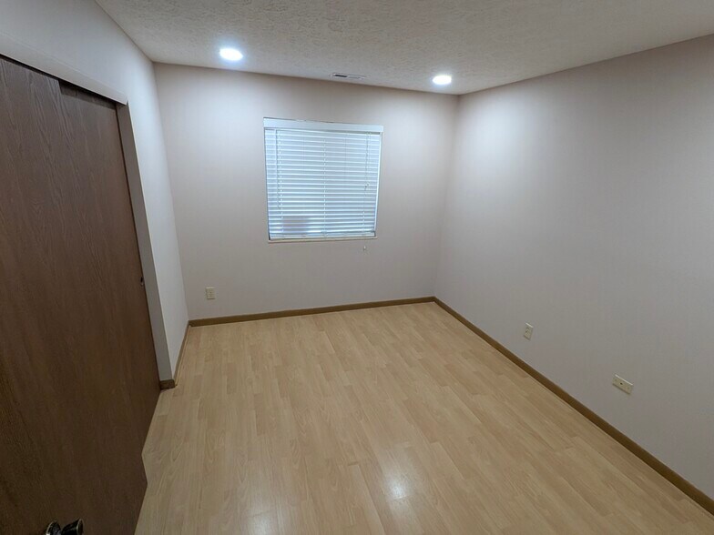 Building Photo - 2163 Hedgerow Rd