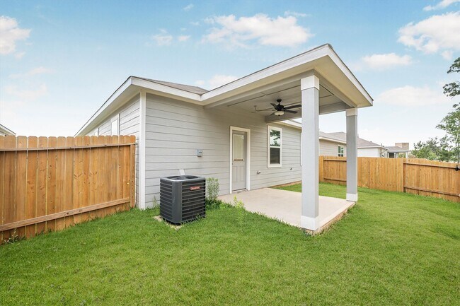 Building Photo - 15419 Maple Ter Dr