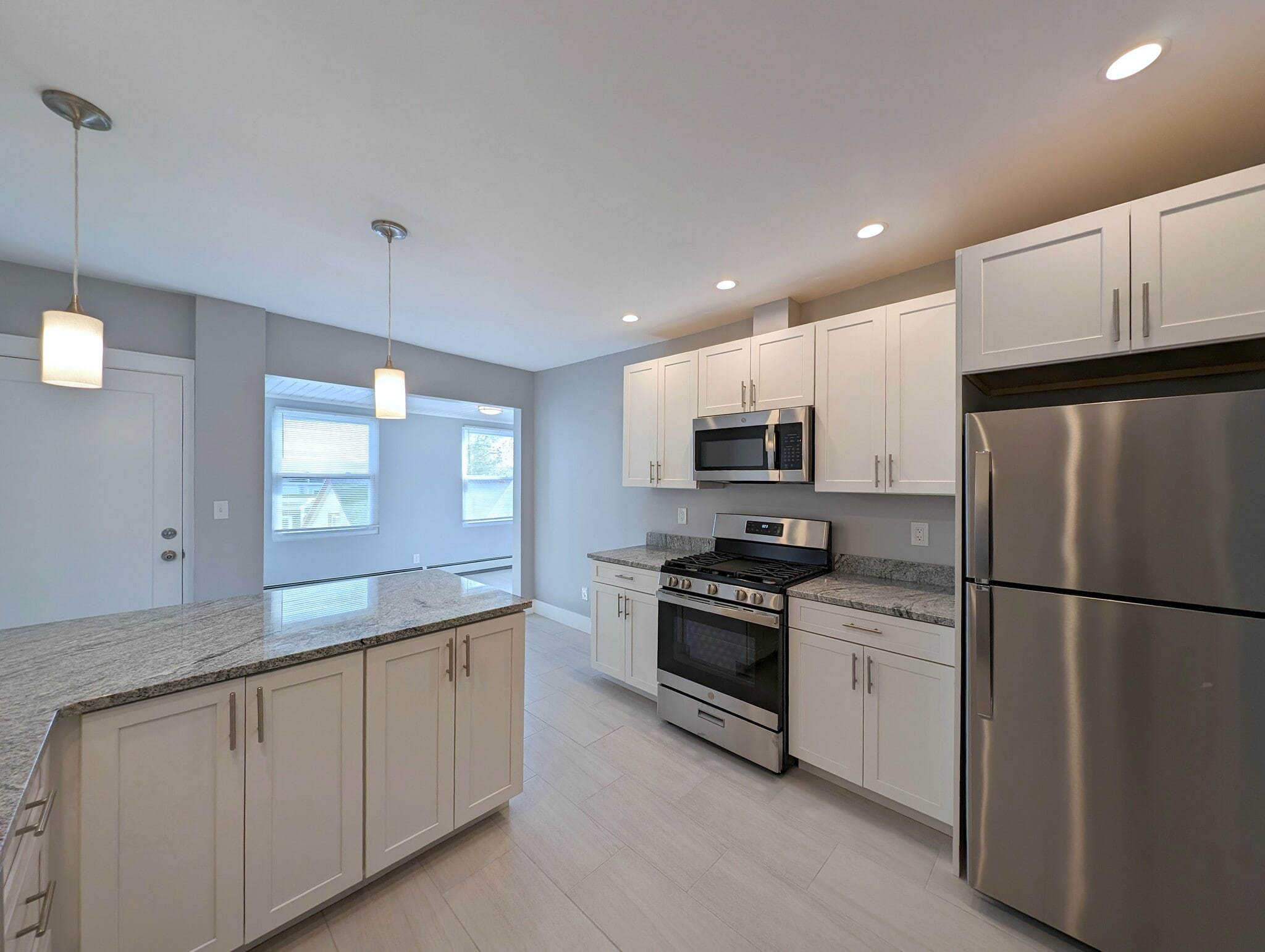 Building Photo - 356 Somerville Ave