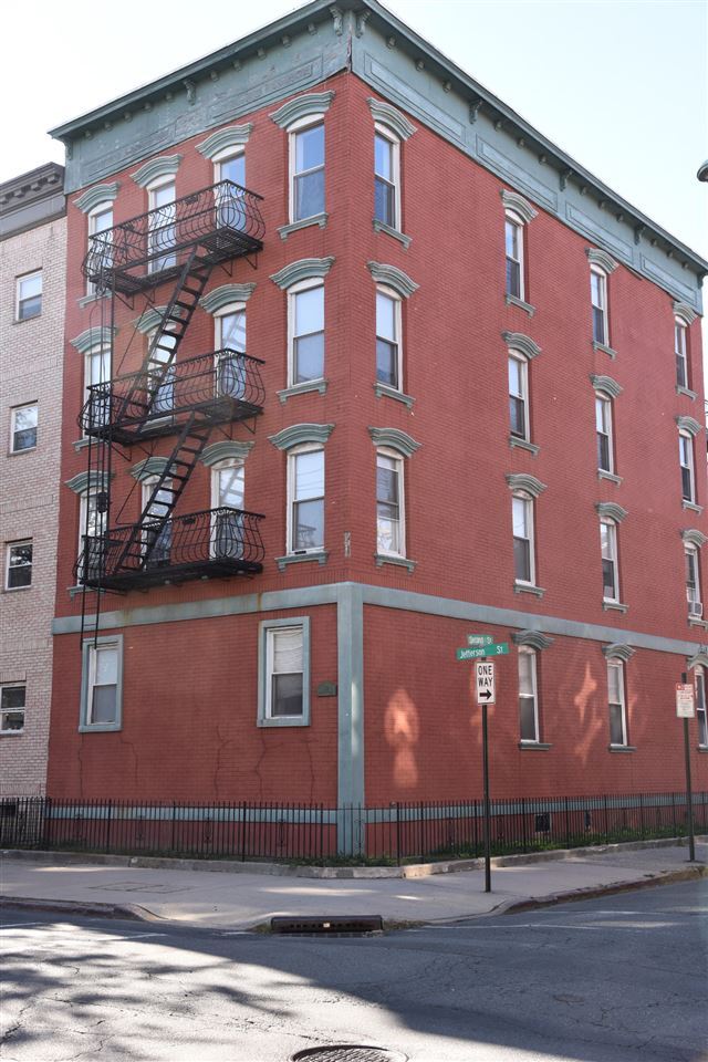 Building Photo - 132 Jefferson St