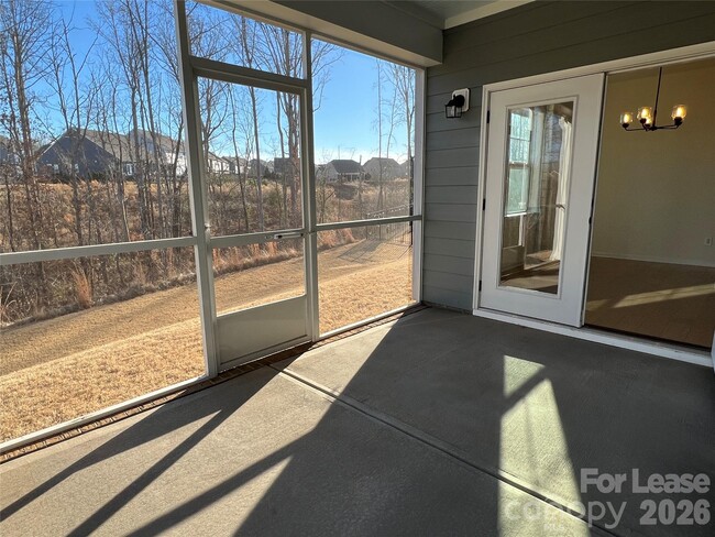 Building Photo - 5016 Britannia Blvd