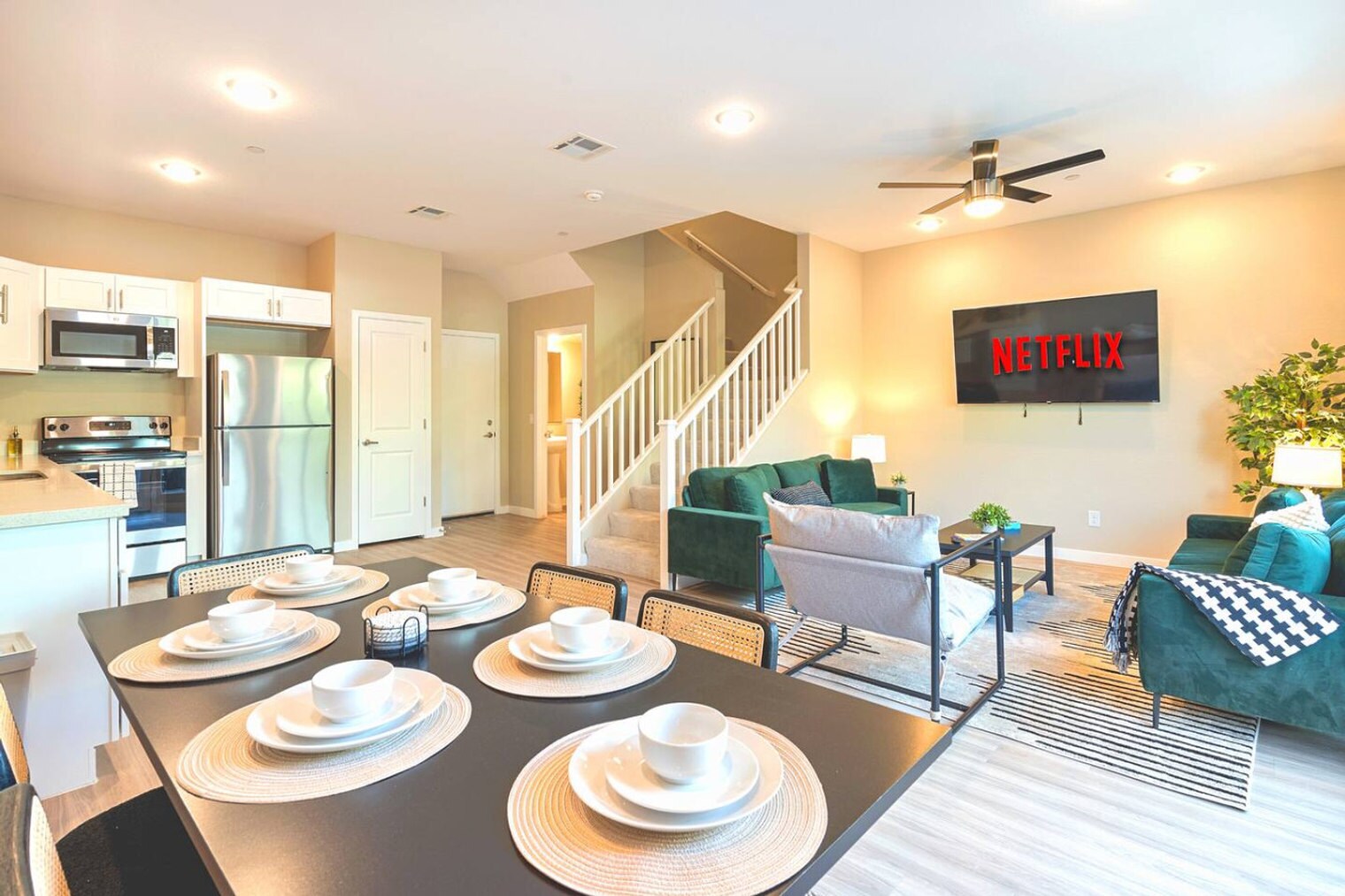 Building Photo - 16601 N Parkview Pl