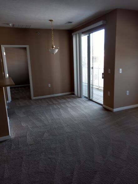 Dining room area - 1103 Stockton Ridge