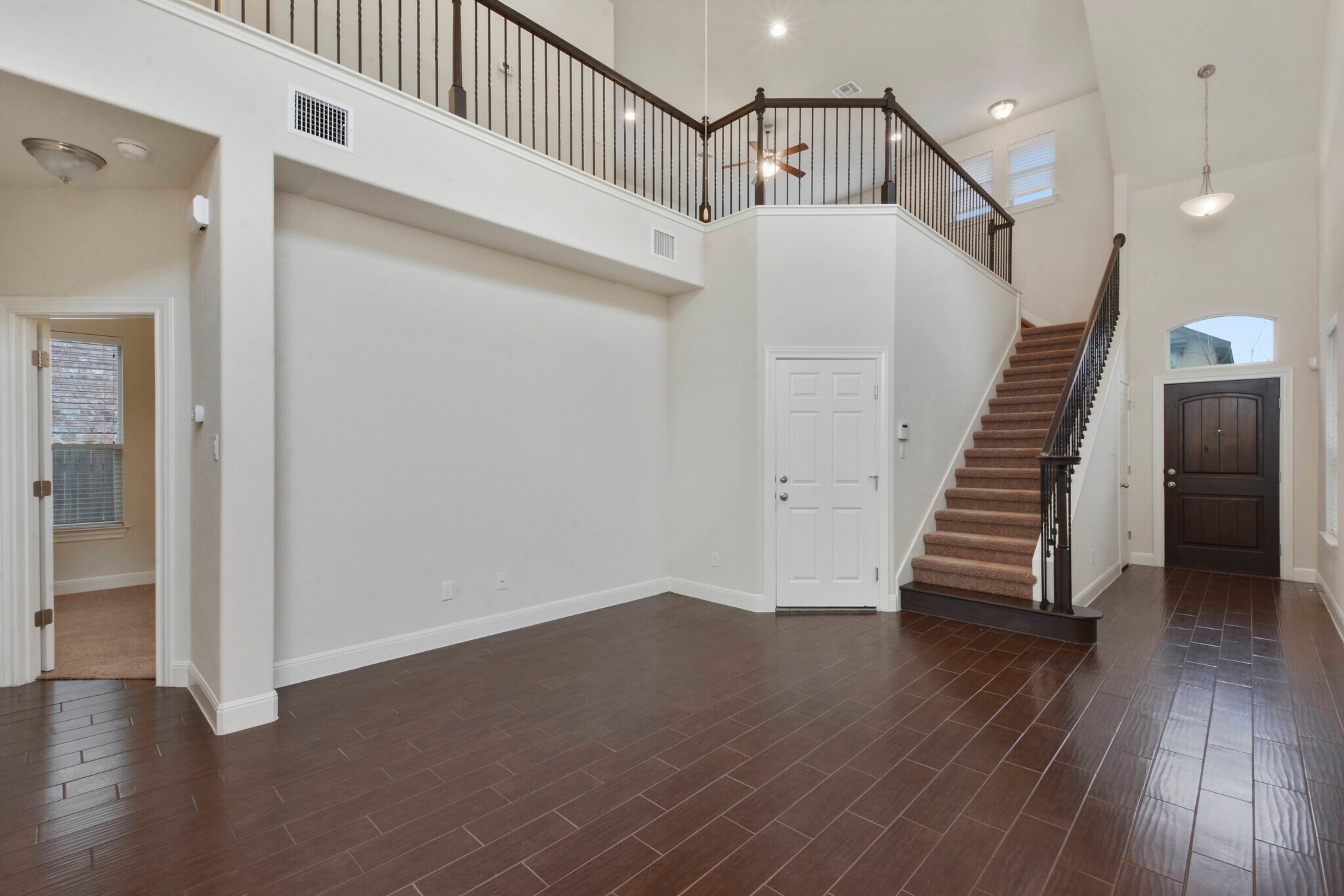 Building Photo - 1401 Little Elm Trl