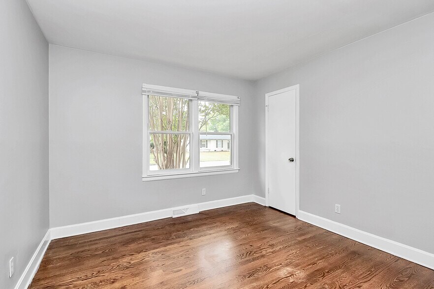 Building Photo - 4808 Brooktree Dr