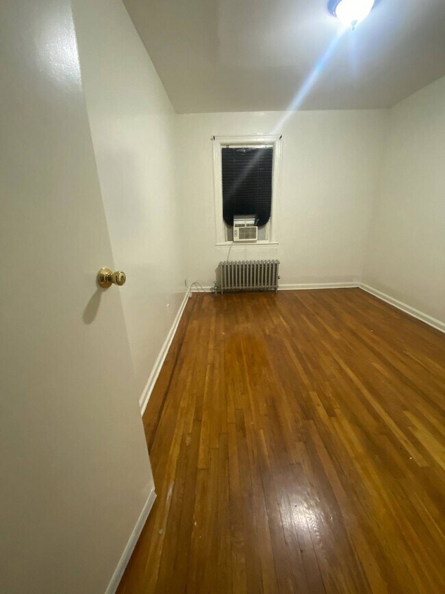 Building Photo - 36-40-40 Crescent St