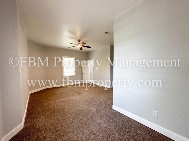 Building Photo - 518 N 26th St