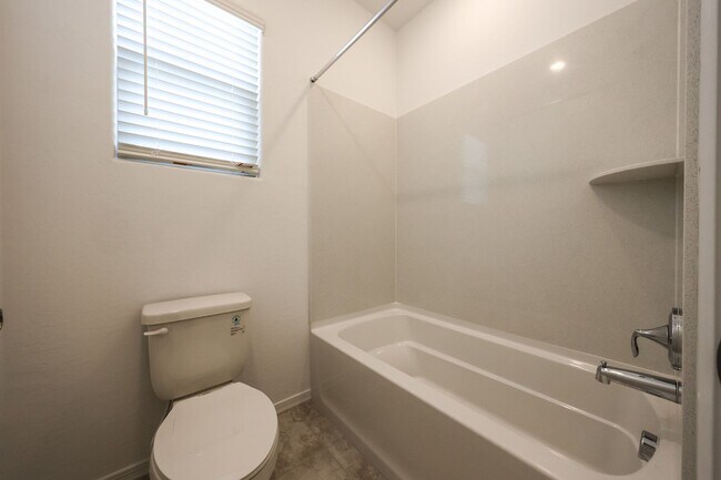 Building Photo - 3 Bedroom + Den and Loft in Aloravita Community