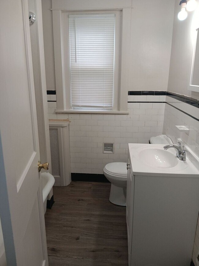 Building Photo - 2309 Upland St