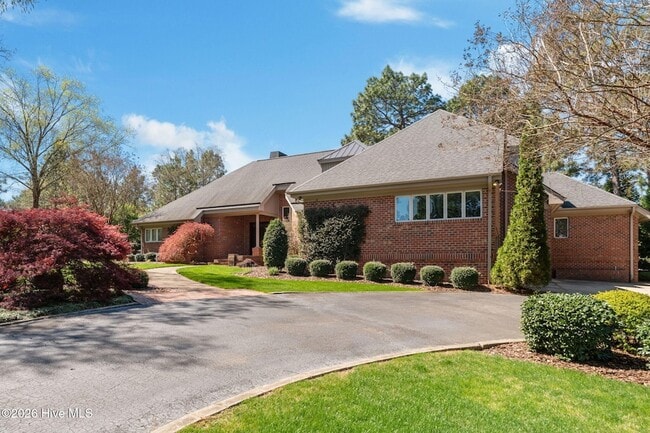 Building Photo - 50 Oak Meadow Rd