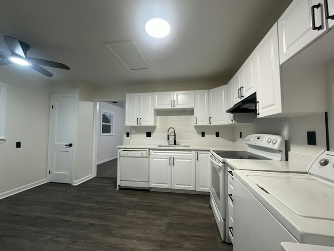 Building Photo - 6128 Red Bank Rd