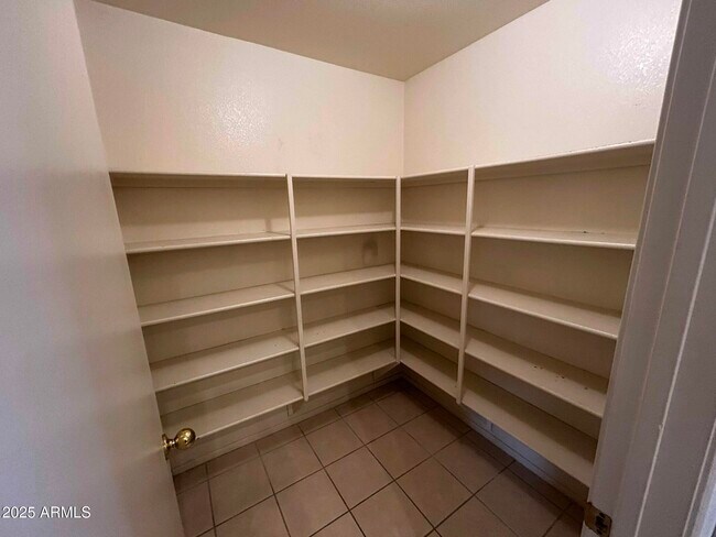 Building Photo - 4525 E Grovers Ave