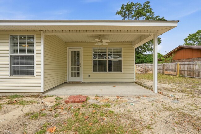 Building Photo - Renovated Home in Niceville!