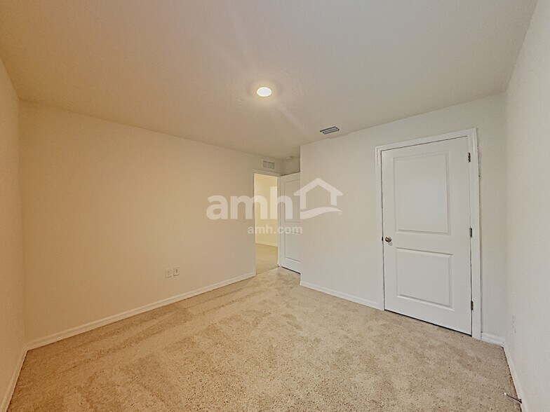 Building Photo - 7765 Broad Pointe Dr