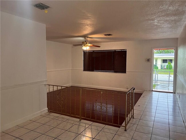 Building Photo - 5201 SW 19th St