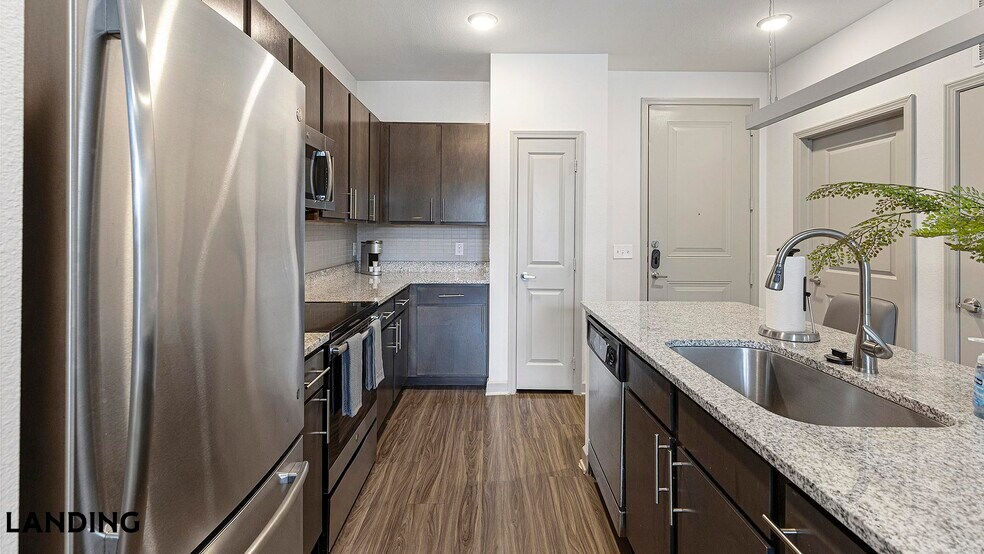 Building Photo - 2800 NE Green Oaks Blvd