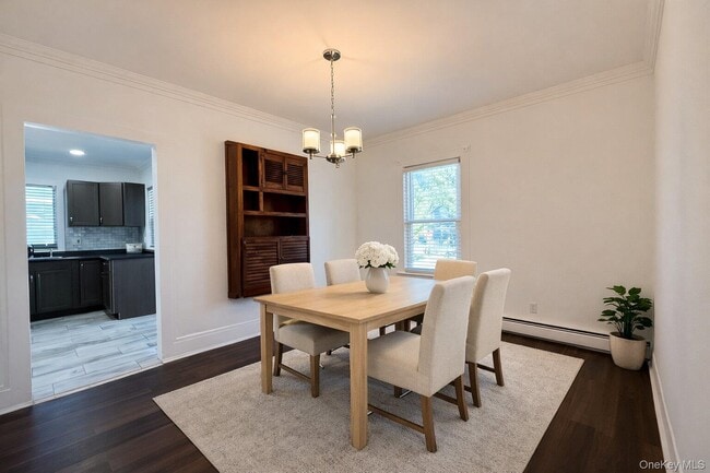 Building Photo - 24 Bennett St