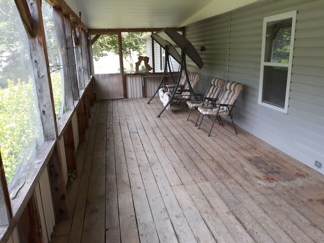 Building Photo - Get it while it's here!