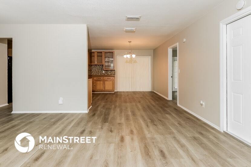 Building Photo - 426 SW Eastport Cir