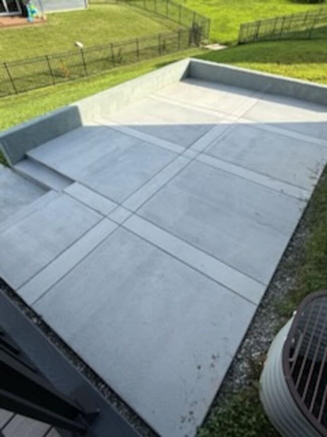 Building Photo - 7980 Uplands Dr