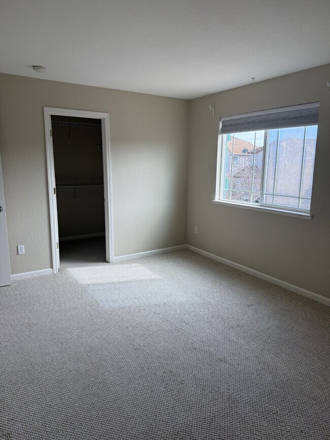 Building Photo - Charming 4-Bedroom, 3-Bathroom Single-Family Home
