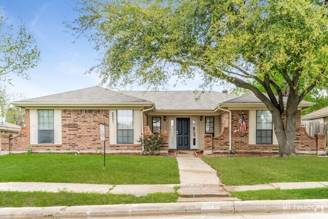 Building Photo - 2821 El Paso Way