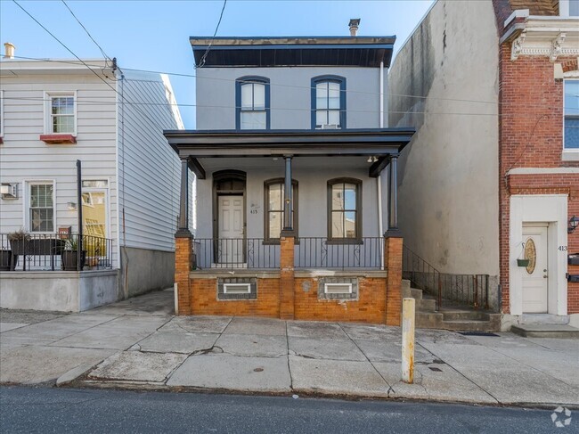 Building Photo - 415 Leverington Ave