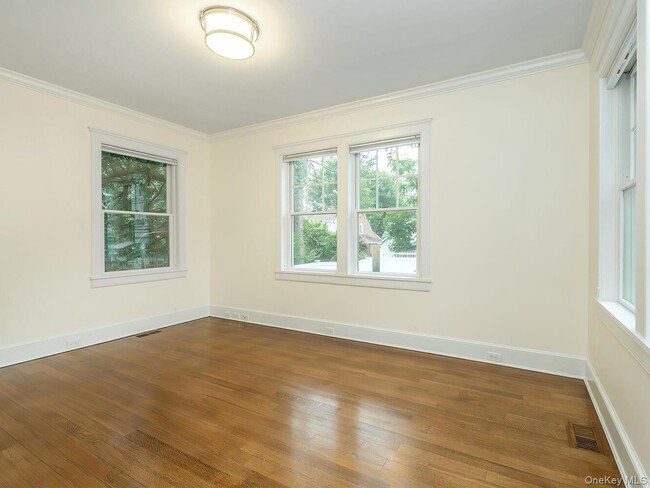 Building Photo - 29 Birch St