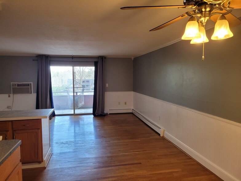 Building Photo - 11 Rambling Brook Ln
