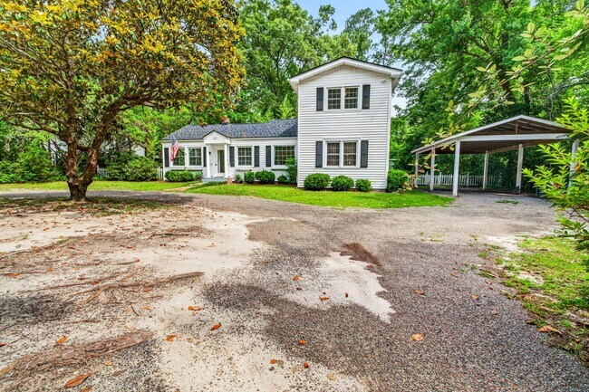 Building Photo - Comfort and Convenience in the Heart of Summerville