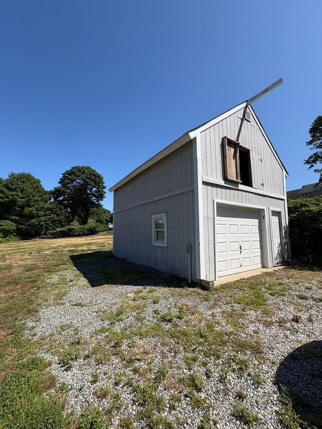 Building Photo - Quiet and Cozy Single Family in Noank Village