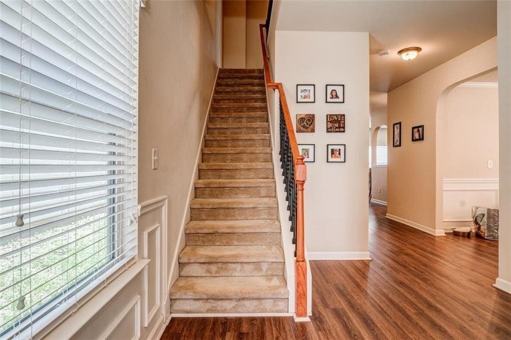 Building Photo - 208 Hidden Creek Pt