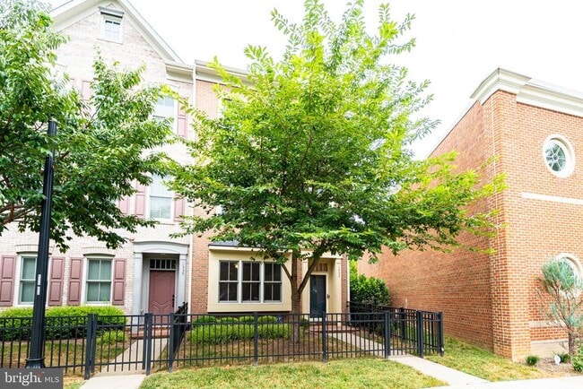 Building Photo - 1333 Powhatan St