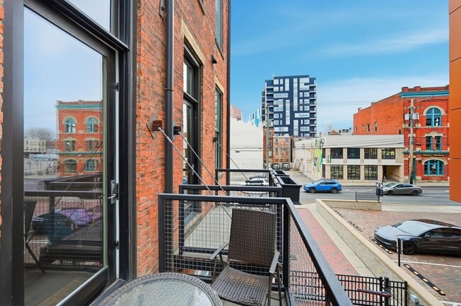 Building Photo - 408 Scott St