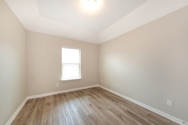 Building Photo - 1104 Wolcott Dr