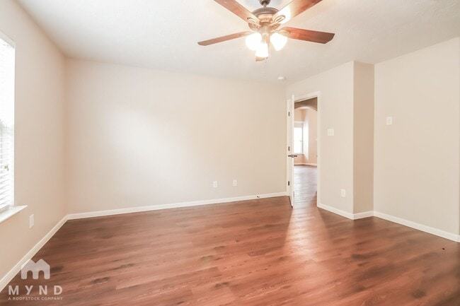 Building Photo - 18421 Sunrise Pines Dr