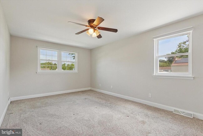 Building Photo - 317 Weymouth Rd