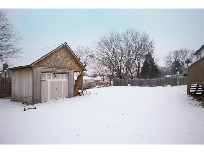 Building Photo - 15609 Highview Dr